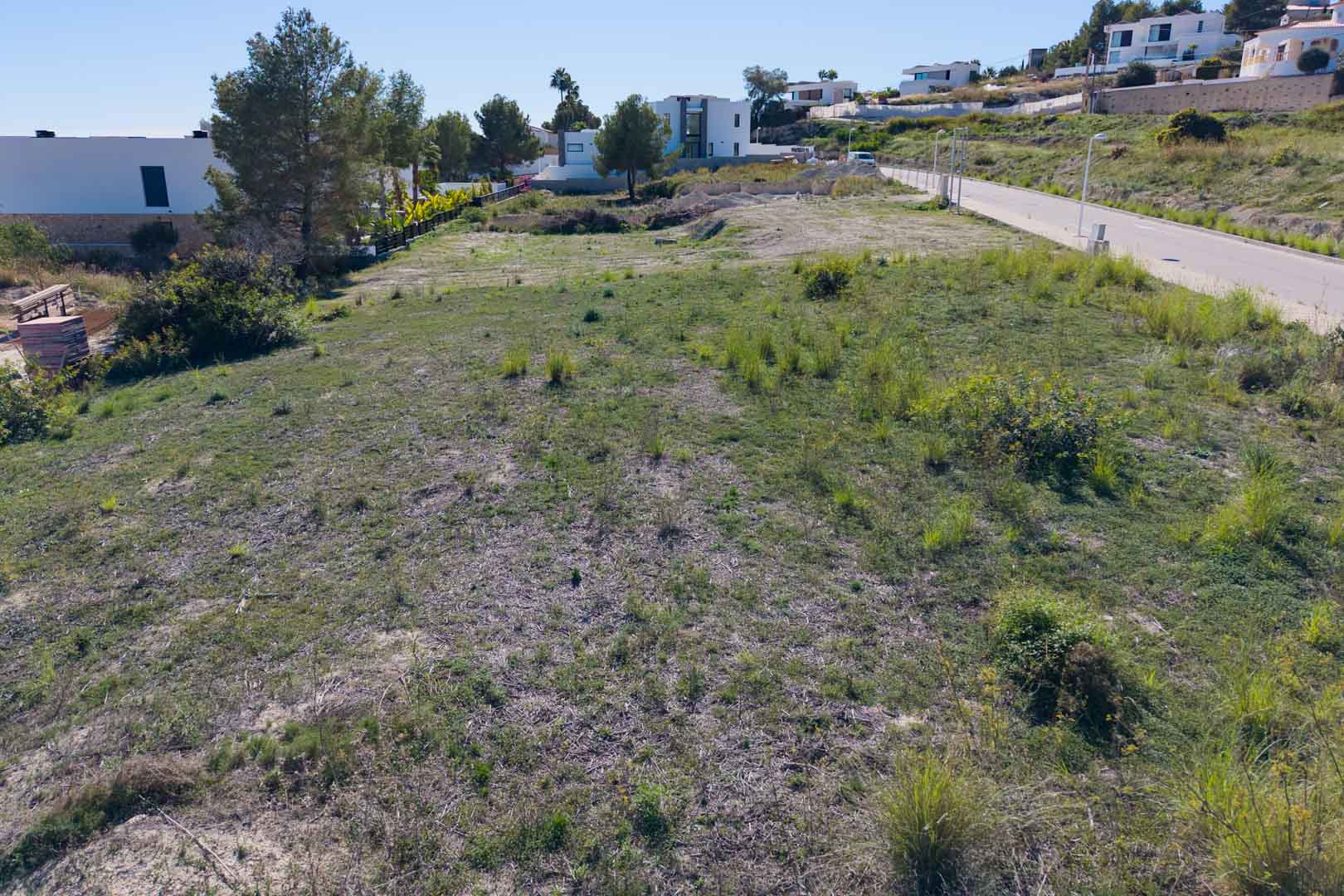 8306MOR Flat urban plot with open views of the valley and partial sea views for sale in Moraira.