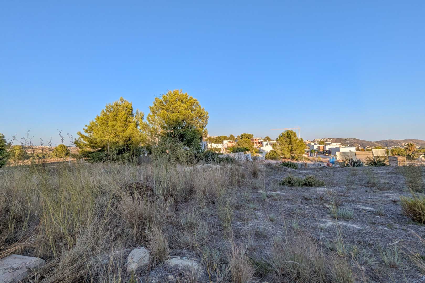 8306MOR Flat urban plot with open views of the valley and partial sea views for sale in Moraira.