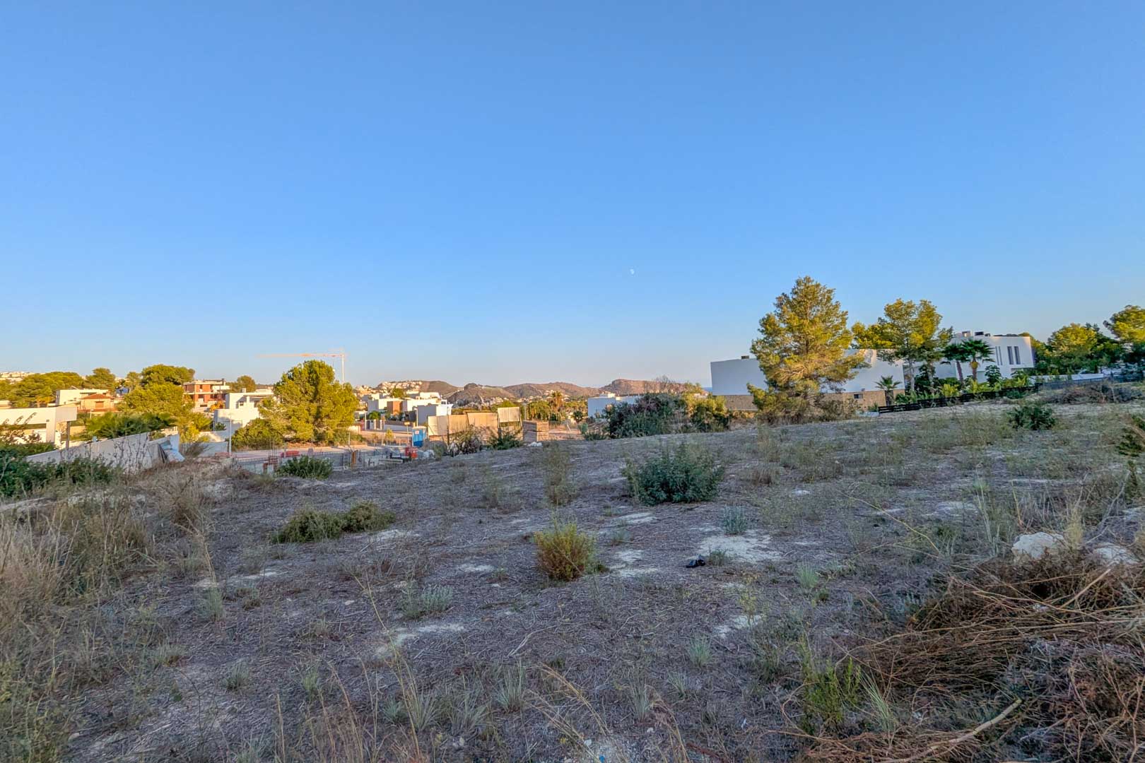 8306MOR Flat urban plot with open views of the valley and partial sea views for sale in Moraira.