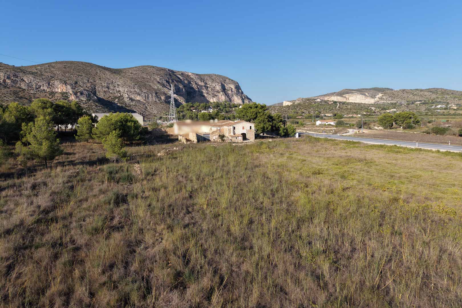 8307TEL - 8307TEL Rustic semi-detached house to renovate with a large area of ​​land for sale in Teulada.