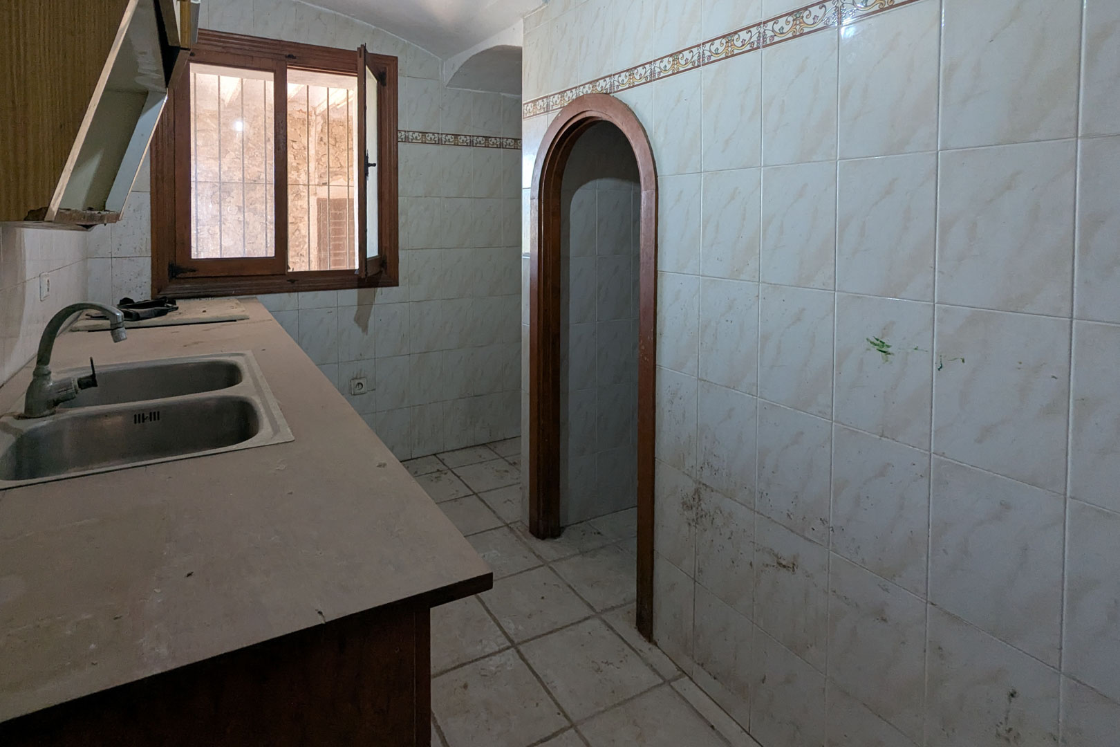 8307TEL - 8307TEL Rustic semi-detached house to renovate with a large area of ​​land for sale in Teulada.