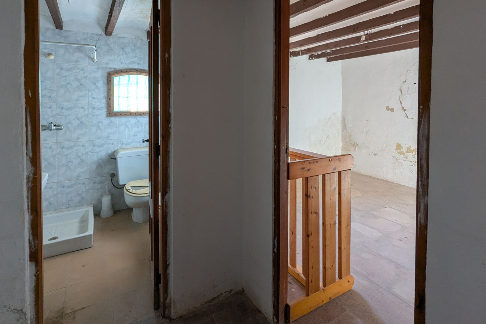 8307TEL - 8307TEL Rustic semi-detached house to renovate with a large area of ​​land for sale in Teulada.