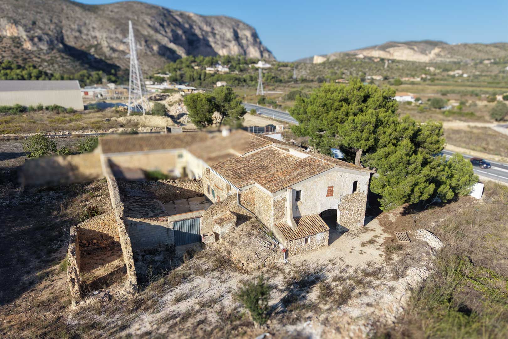 8307TEL - 8307TEL Rustic semi-detached house to renovate with a large area of ​​land for sale in Teulada.