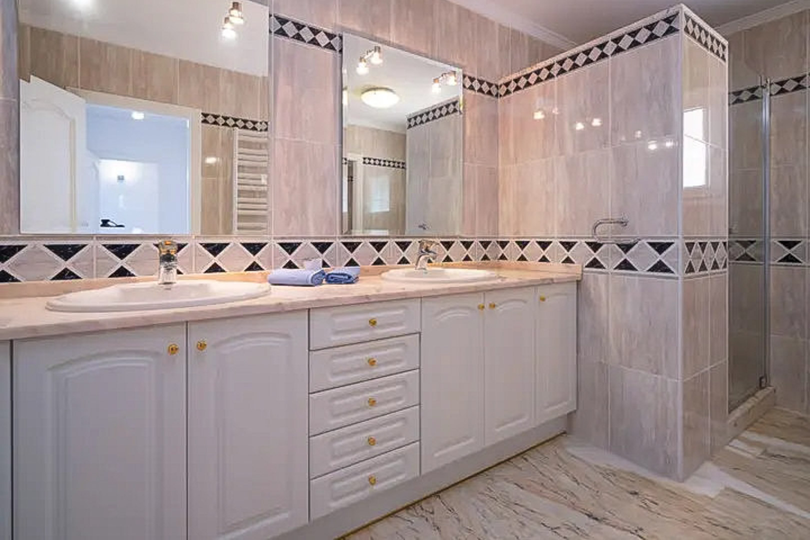 9001MOR - 9001MOR Villa con piscina y vistas al mar a la venta en Moraira.