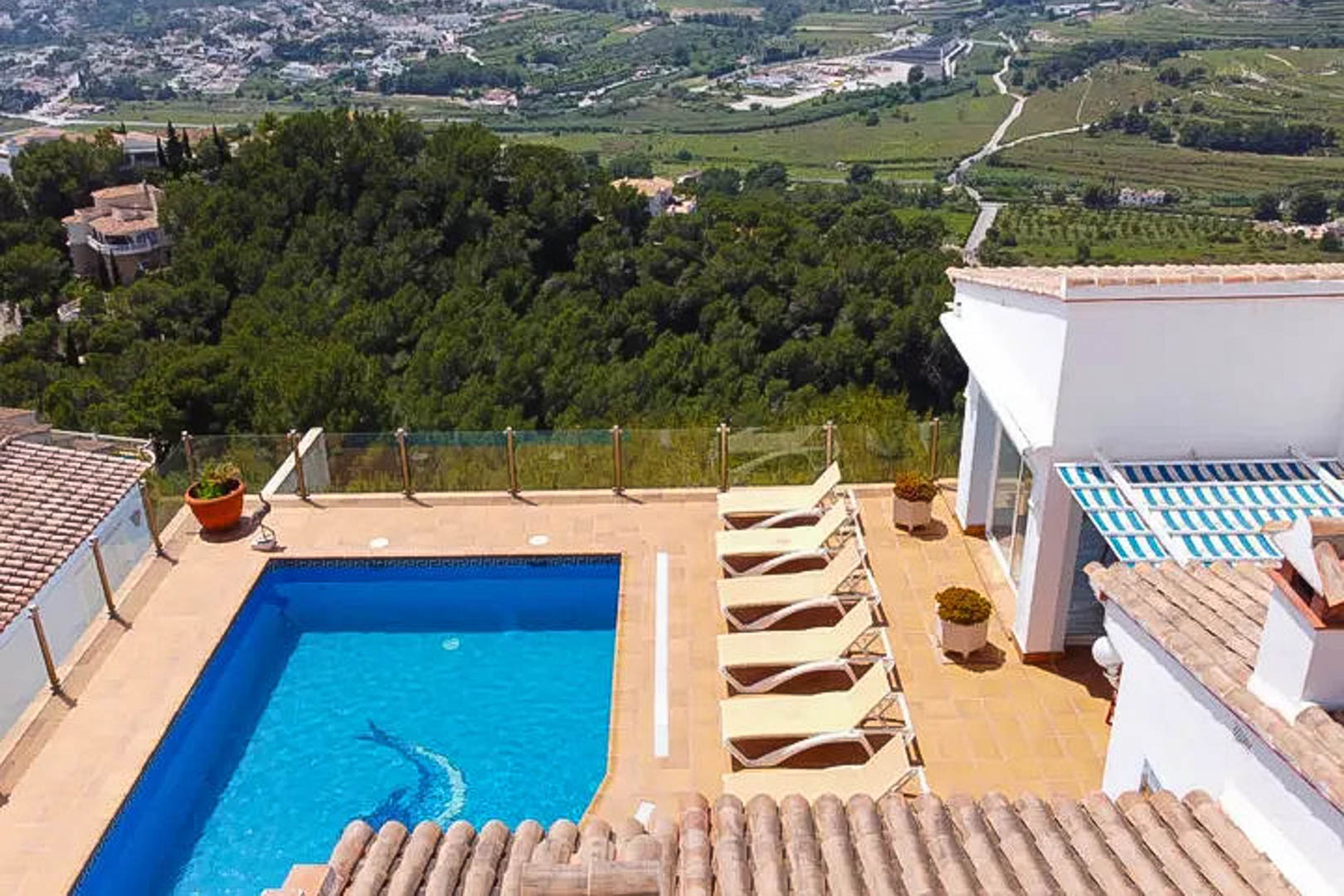 9001MOR - 9001MOR Villa con piscina y vistas al mar a la venta en Moraira.