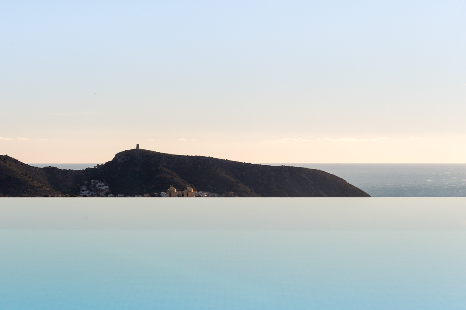 9002MOR - 9002MOR Villa moderna con vistas panoramicas al mar a la venta en Moraira.