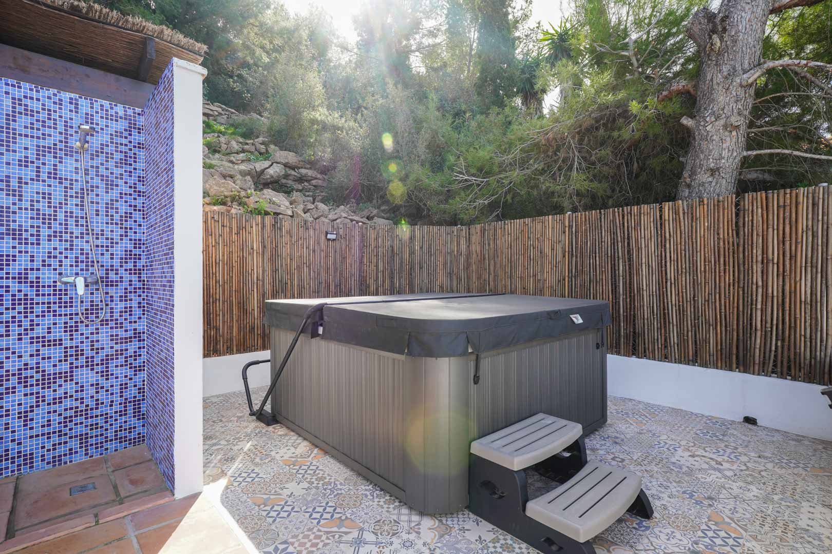 C4XY8309SEL Villa mediterranea con vistas panorámicas al mar a la venta en La Sella, Pedreguer.