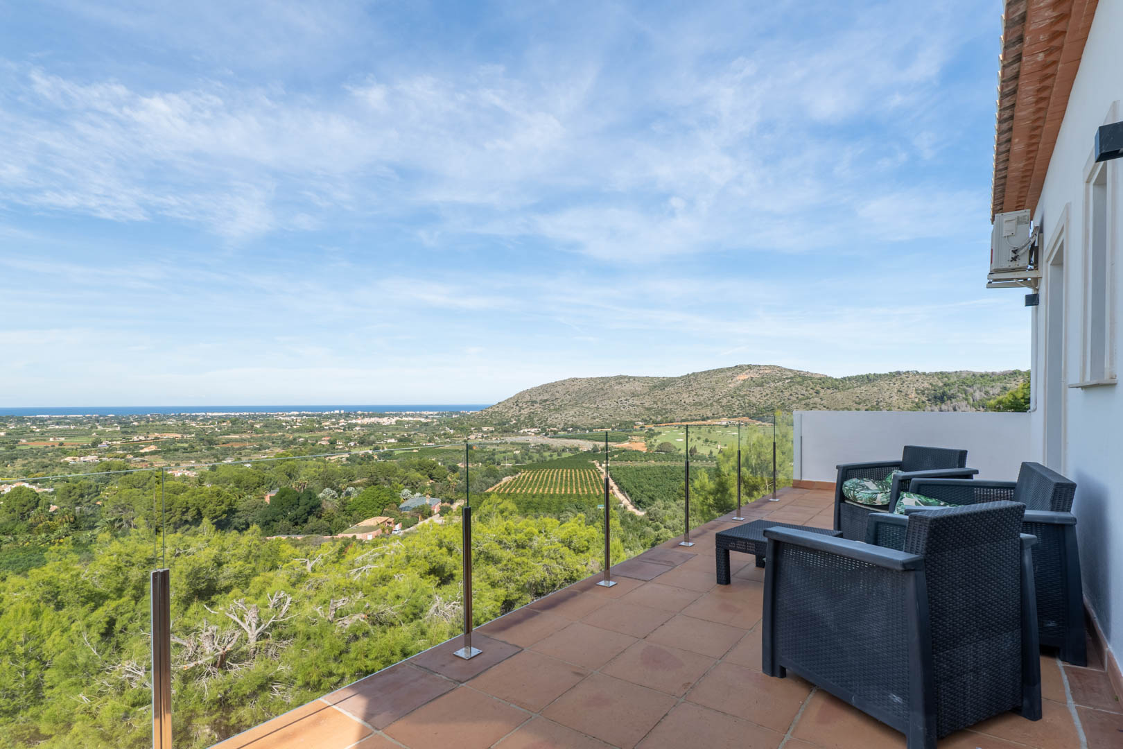 C4XY8309SEL Villa mediterranea con vistas panorámicas al mar a la venta en La Sella, Pedreguer.