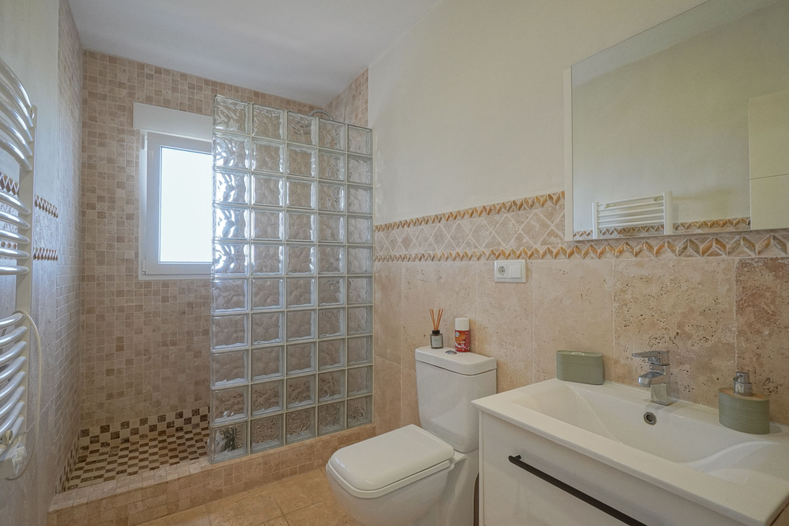 C4XY8309SEL Villa mediterranea con vistas panorámicas al mar a la venta en La Sella, Pedreguer.