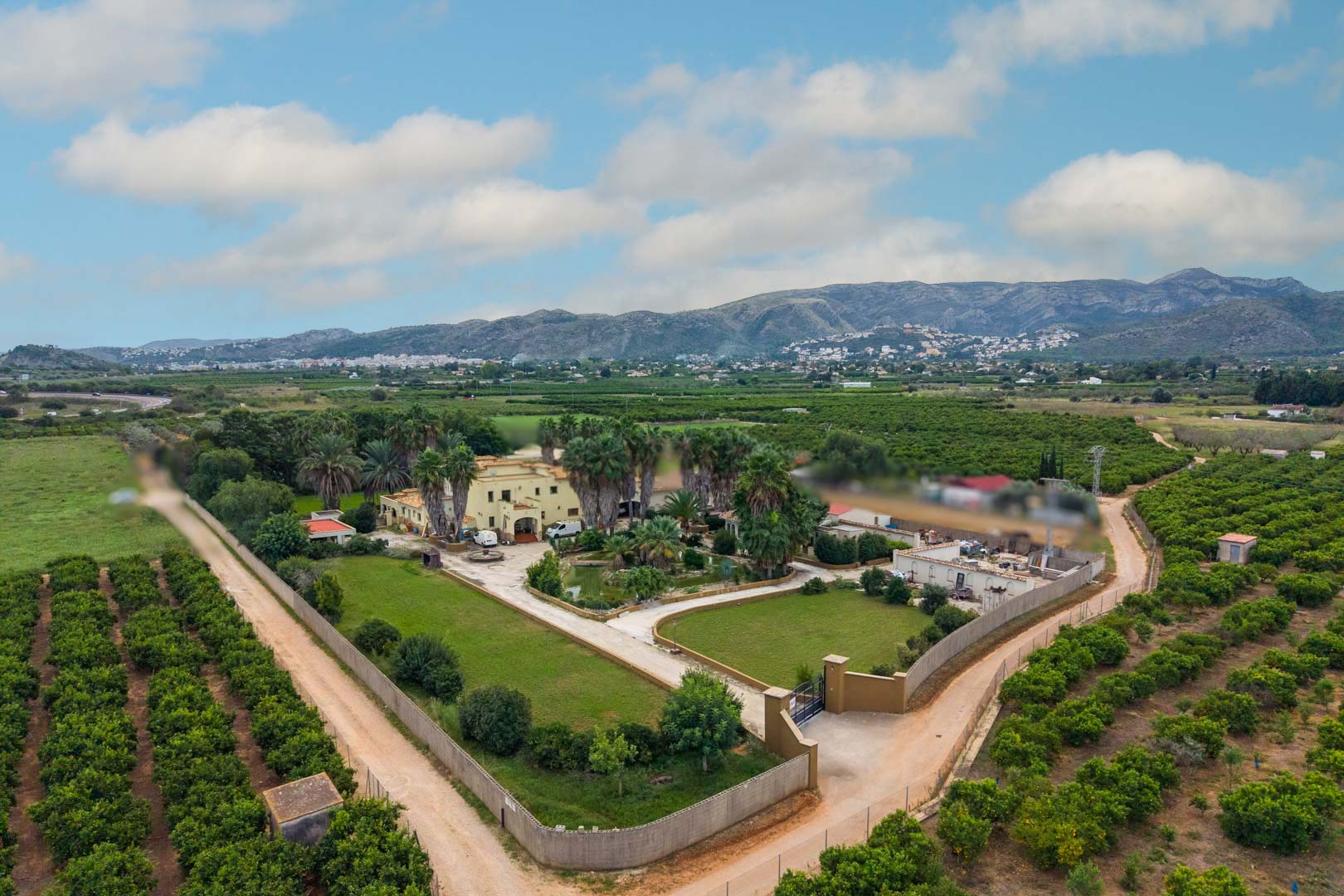 C4XY8310OND Manoir à vendre à Ondara.