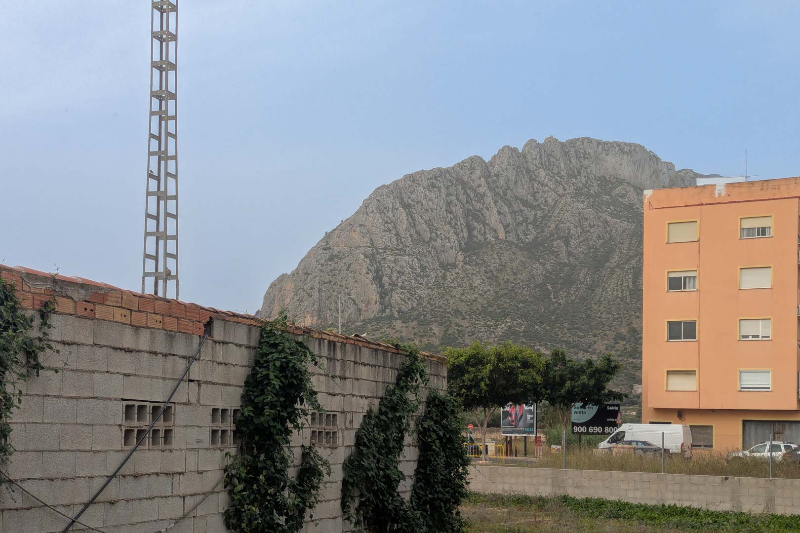 8312VER Parcela urbana a la venta en el Vergel.