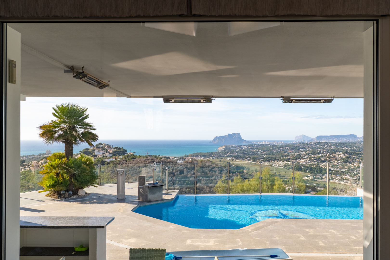 9005MOR - 9005MOR Villa moderne avec vue spectaculaire sur la mer à vendre à Moraira.