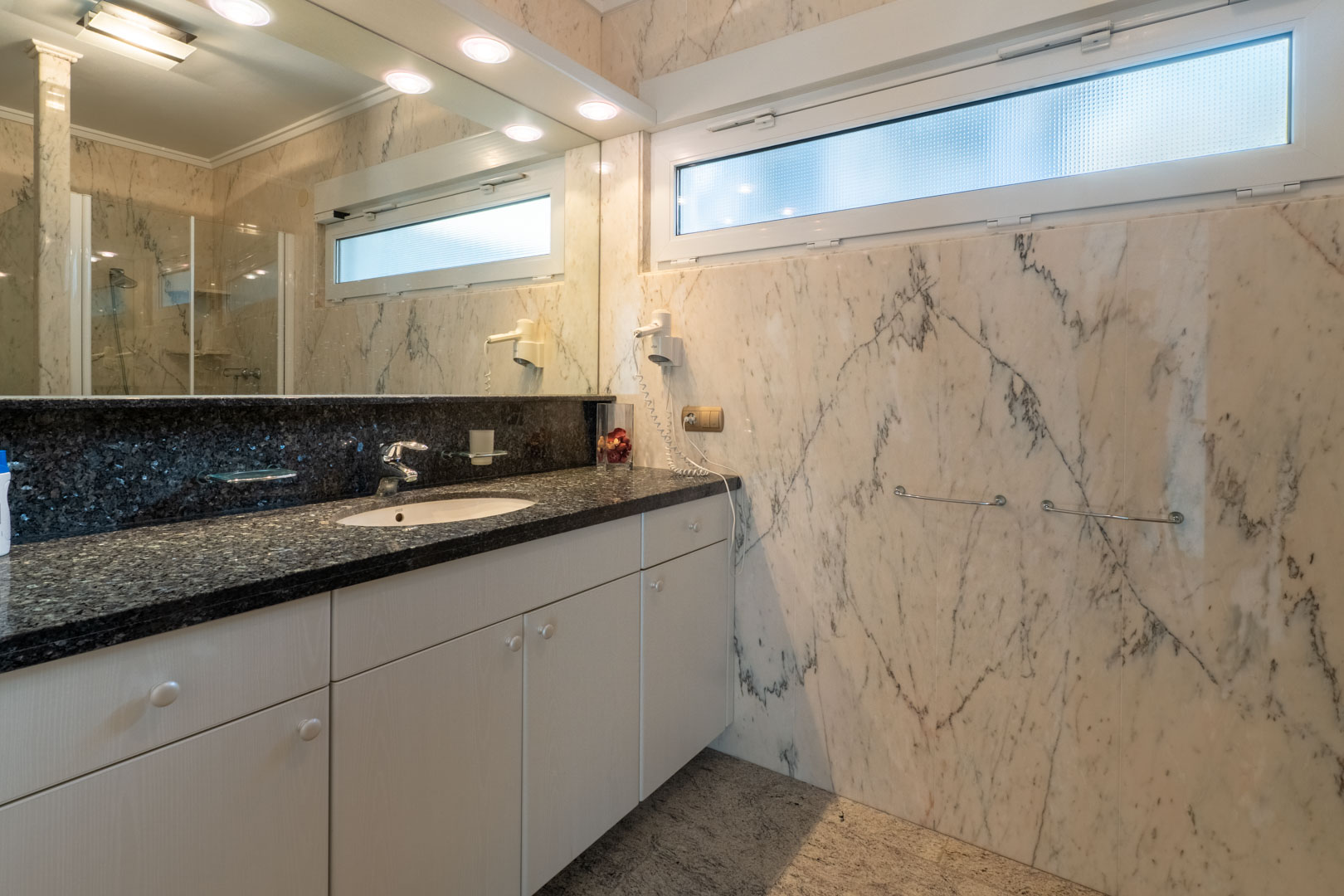 9005MOR - 9005MOR Villa moderne avec vue spectaculaire sur la mer à vendre à Moraira.