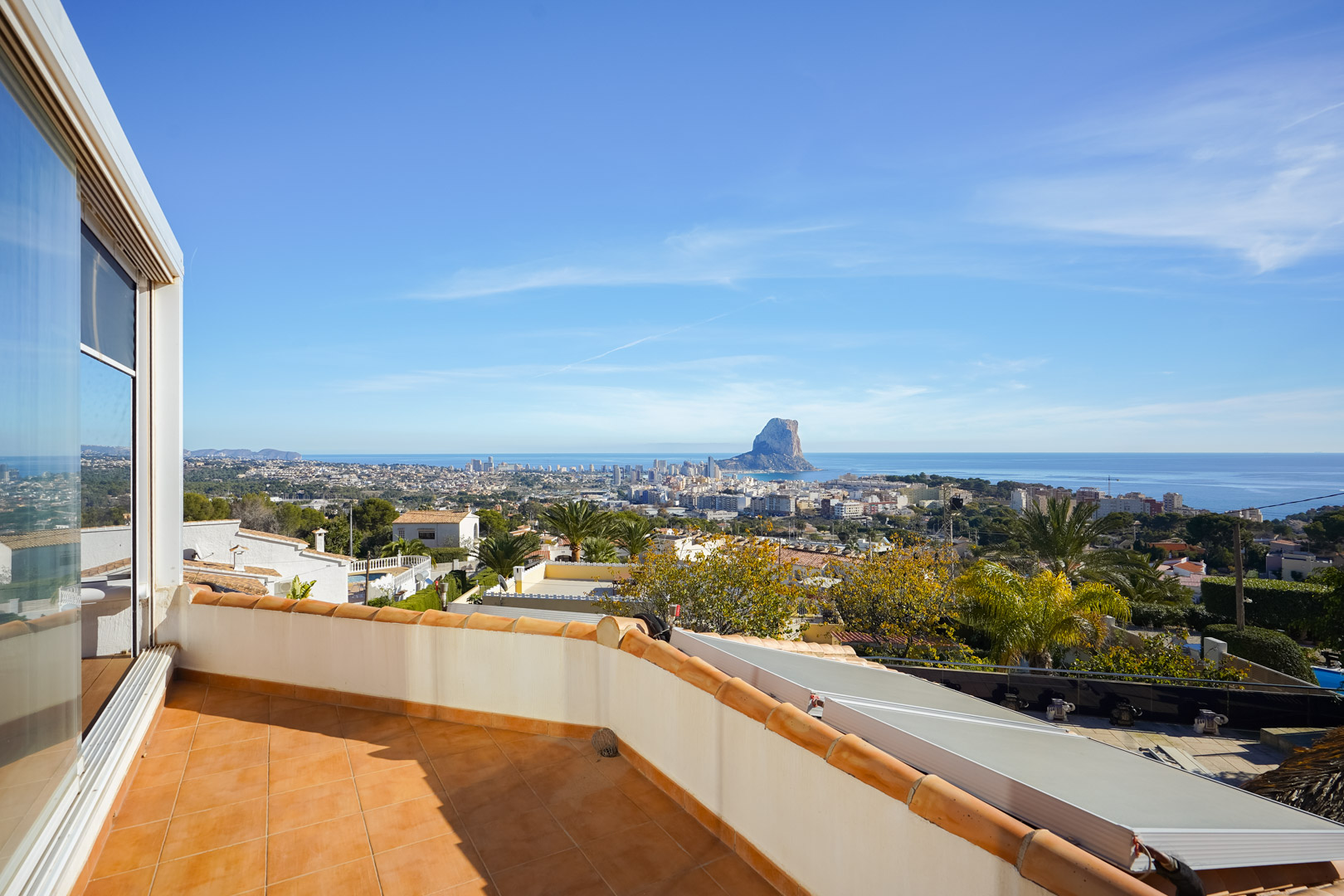 4597CAL Ruime villa met panoramisch zeezicht te koop in Calpe