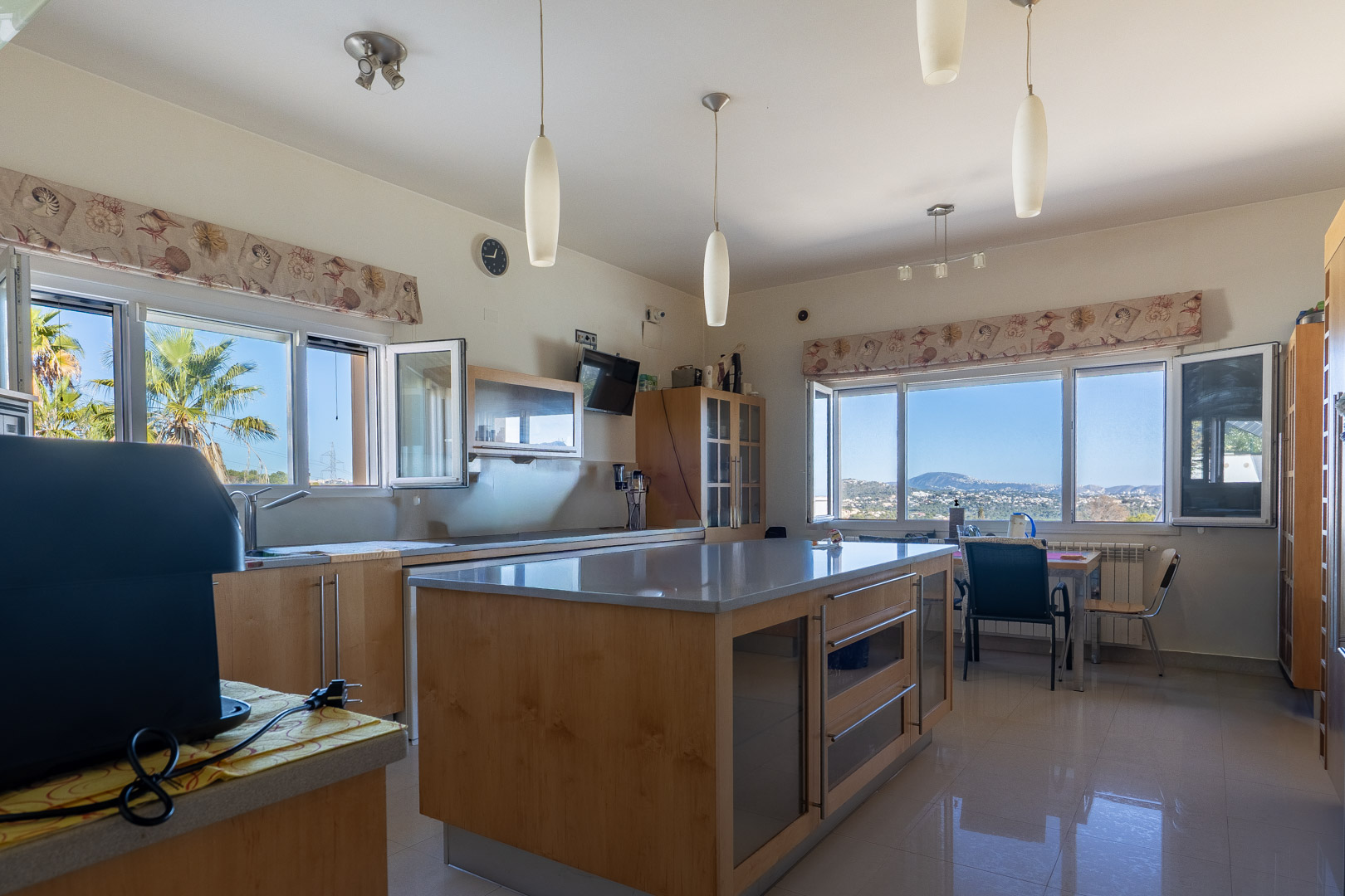 4597CAL Ruime villa met panoramisch zeezicht te koop in Calpe