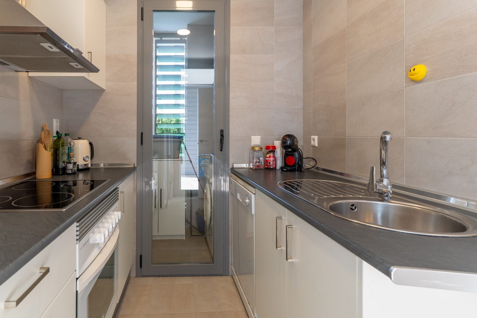 8315VER Apartamento planta baja con jardín privado y cercano a la playa, a la venta en El Vergel.