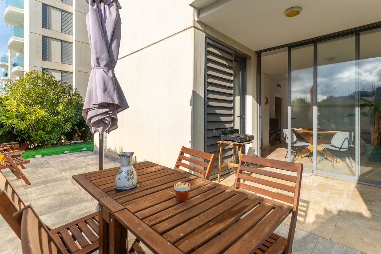 8315VER Apartamento planta baja con jardín privado y cercano a la playa, a la venta en El Vergel.