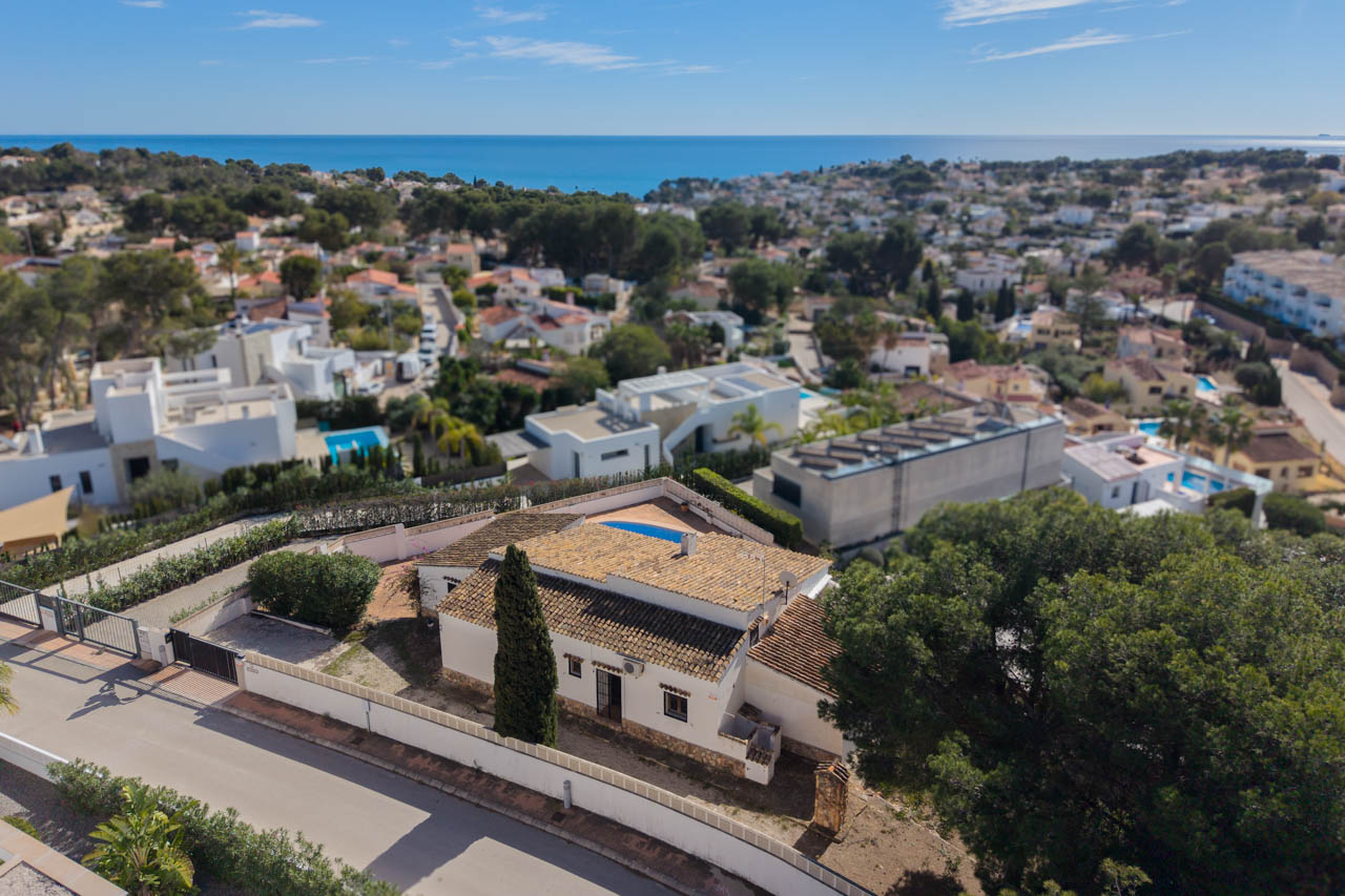 8318BEN Villa avec projet de rénovation et vue sur mer à vendre à Benissa.