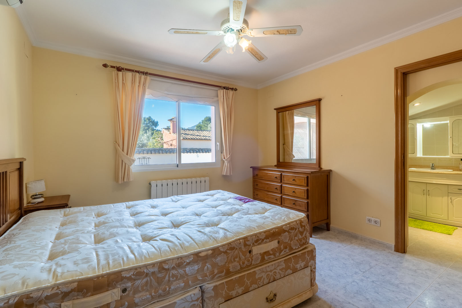 9007JAL Villa de estilo mediterráneo a la venta en Jalón.