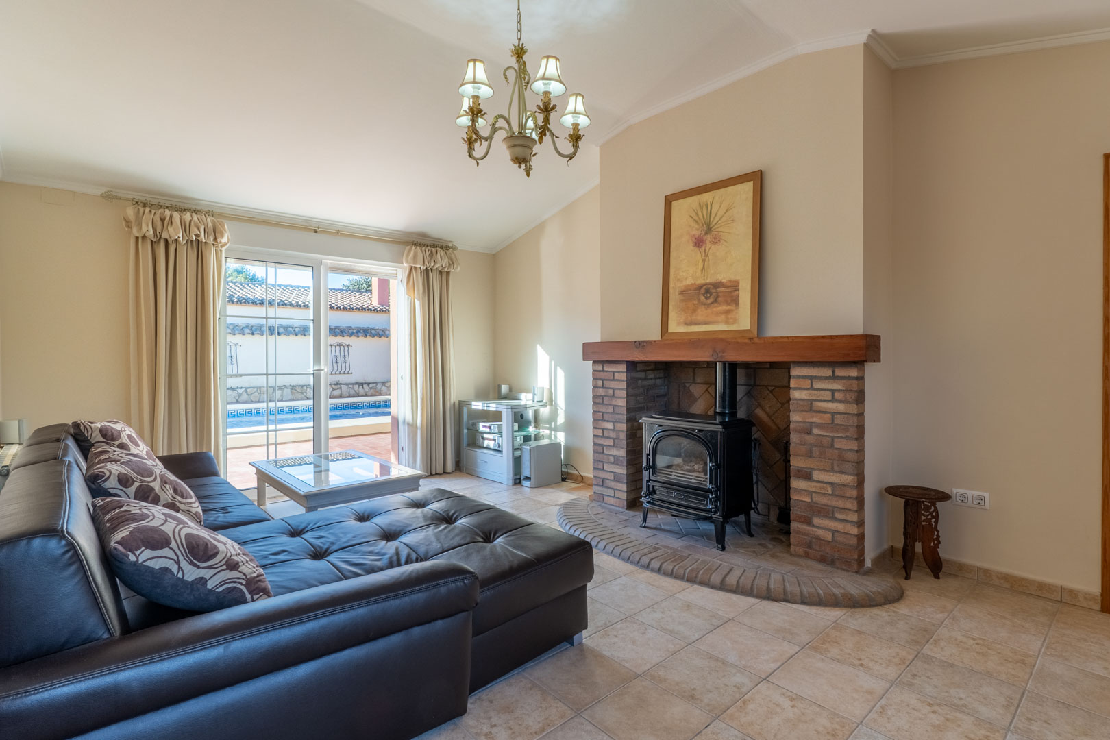 9007JAL Villa de estilo mediterráneo a la venta en Jalón.