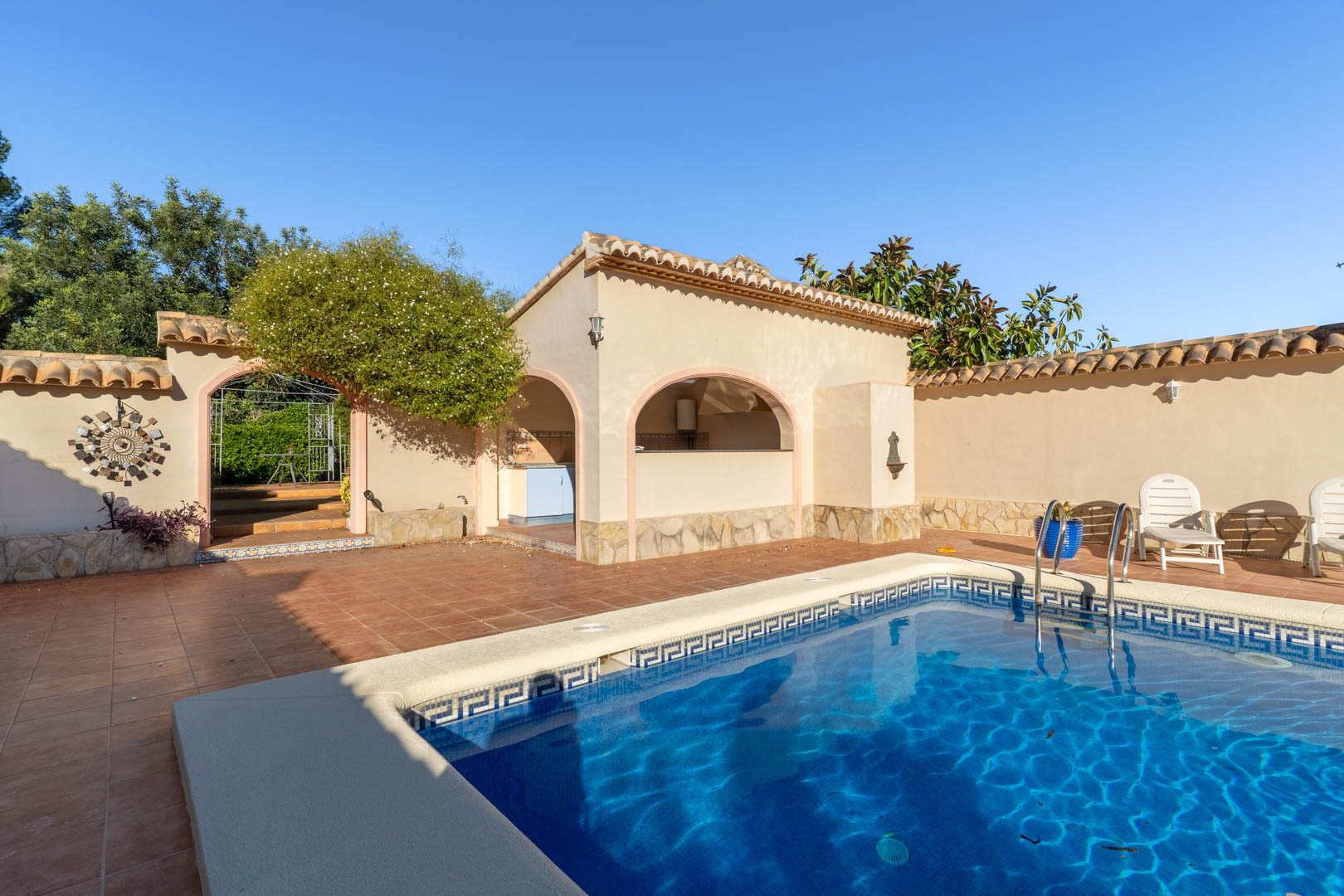 9007JAL Villa de estilo mediterráneo a la venta en Jalón.