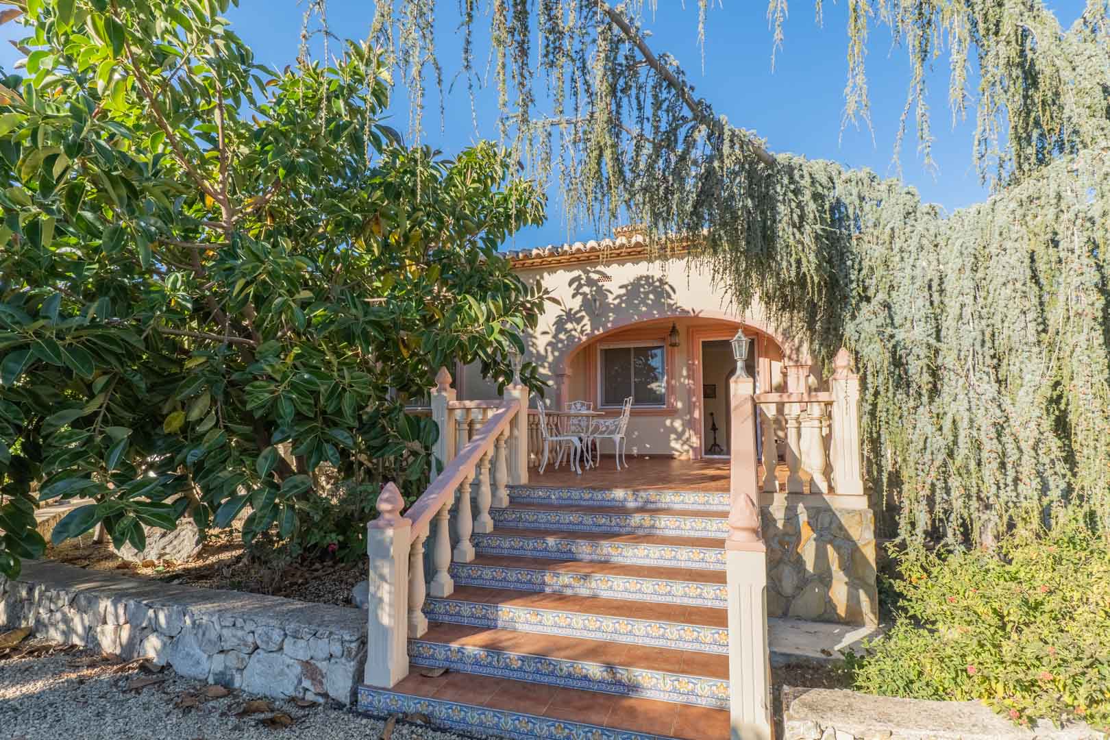 9007JAL Villa de estilo mediterráneo a la venta en Jalón.