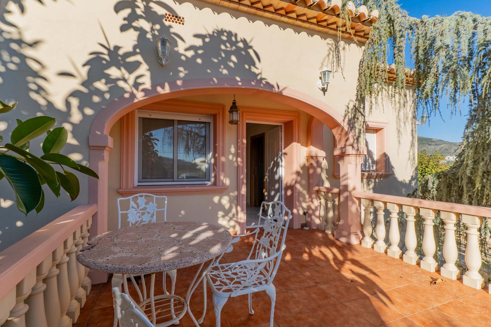 9007JAL Villa de estilo mediterráneo a la venta en Jalón.