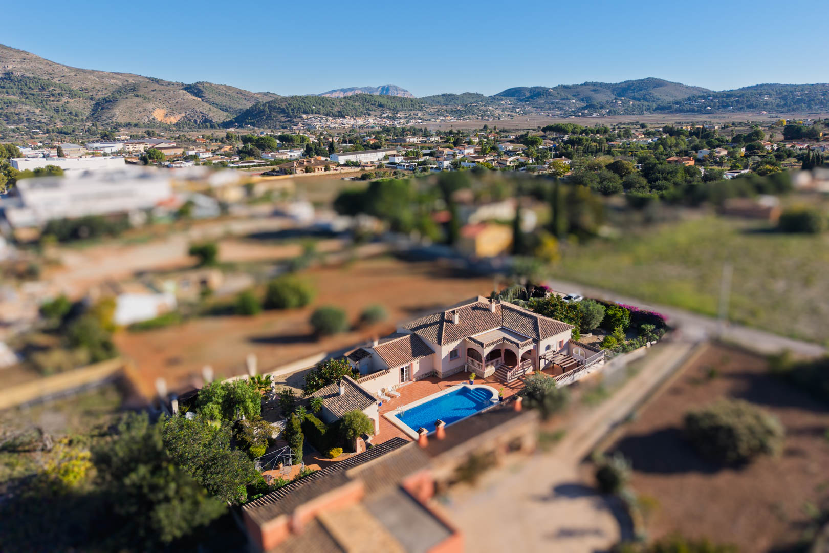 9007JAL Villa de estilo mediterráneo a la venta en Jalón.