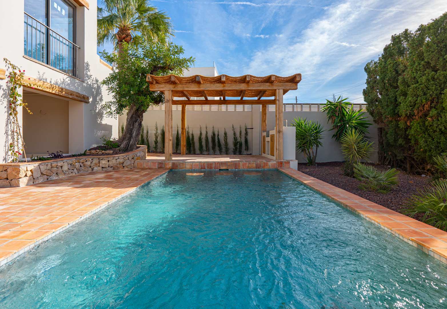 4617BEN - 4617BEN Villa méditerranéenne rénovée avec vue sur la mer à vendre à La Fustera, Benissa