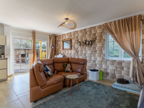 C4XY8326DEN Villa with sea views and close to the beach for sale in Denia.