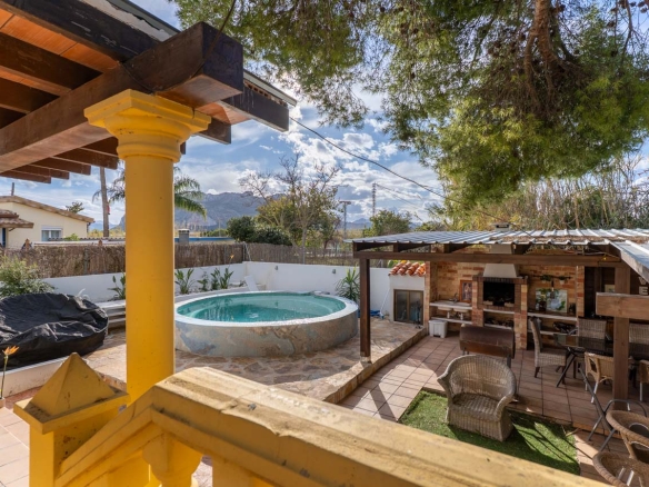 C4XY8326DEN Villa with sea views and close to the beach for sale in Denia.