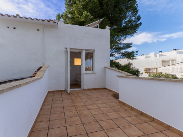 C4XY8326DEN Villa with sea views and close to the beach for sale in Denia.