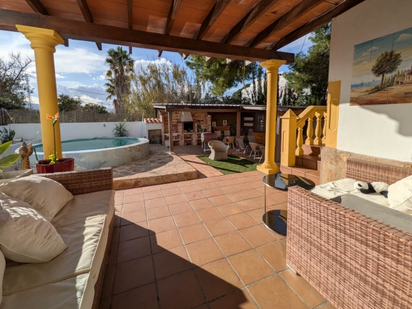 C4XY8326DEN Villa with sea views and close to the beach for sale in Denia.