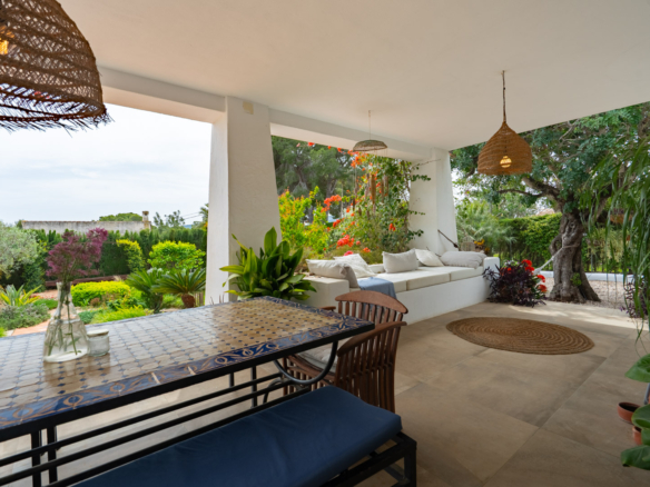 OFFC3XY4639JAV Villa with guesthouse for sale on the Montgó, Jávea