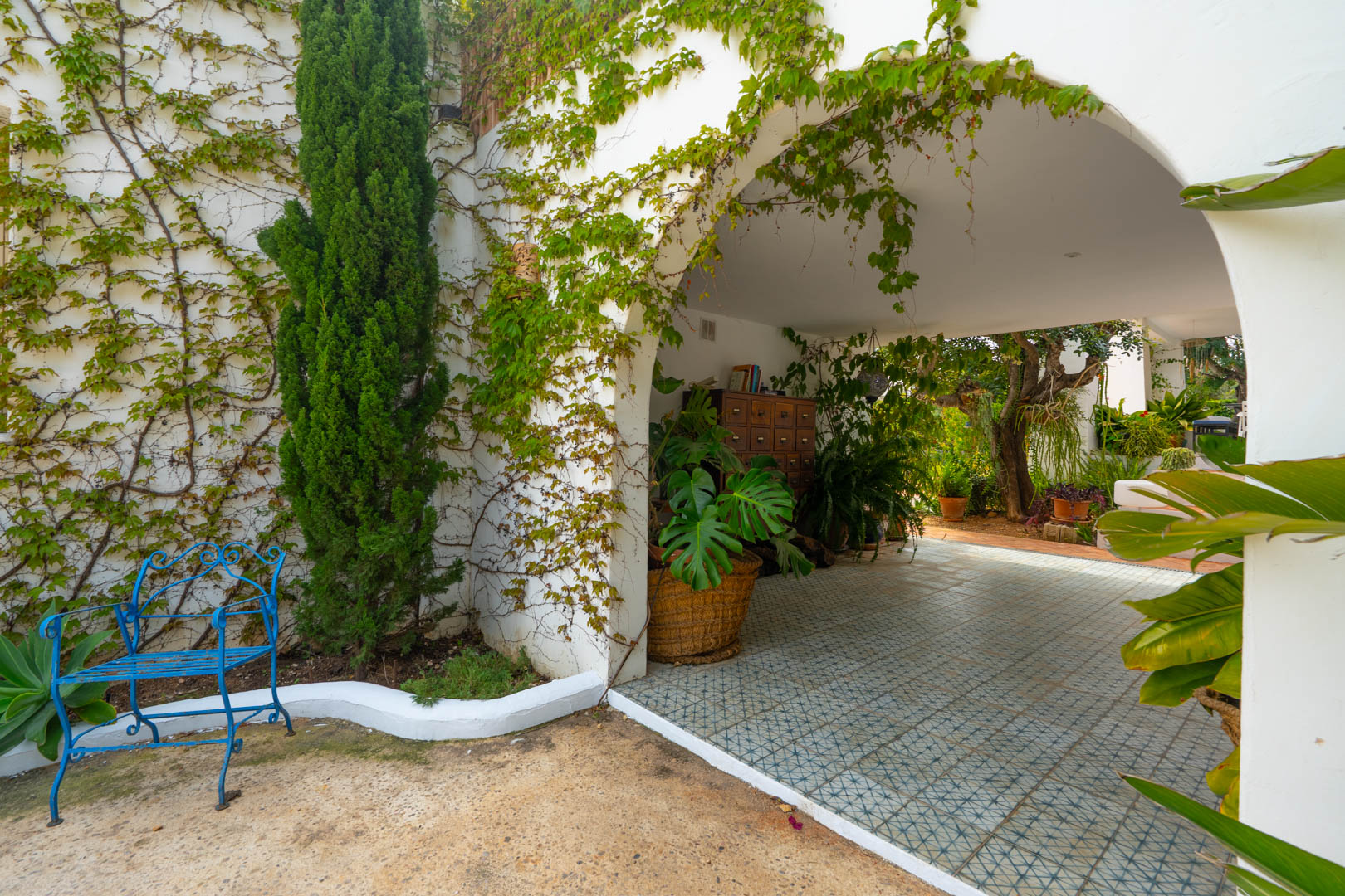 OFFC3XY4639JAV Villa with guesthouse for sale on the Montgó, Jávea