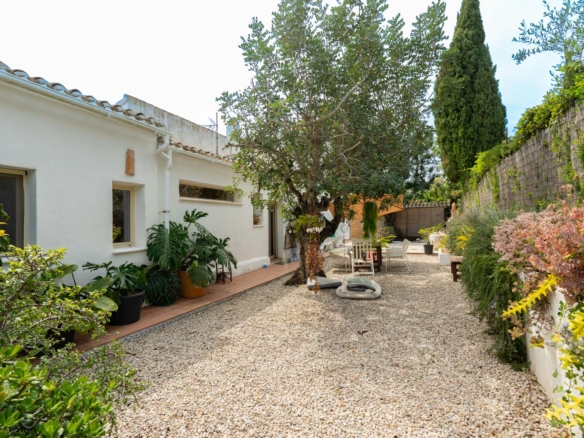 OFFC3XY4639JAV Villa with guesthouse for sale on the Montgó, Jávea