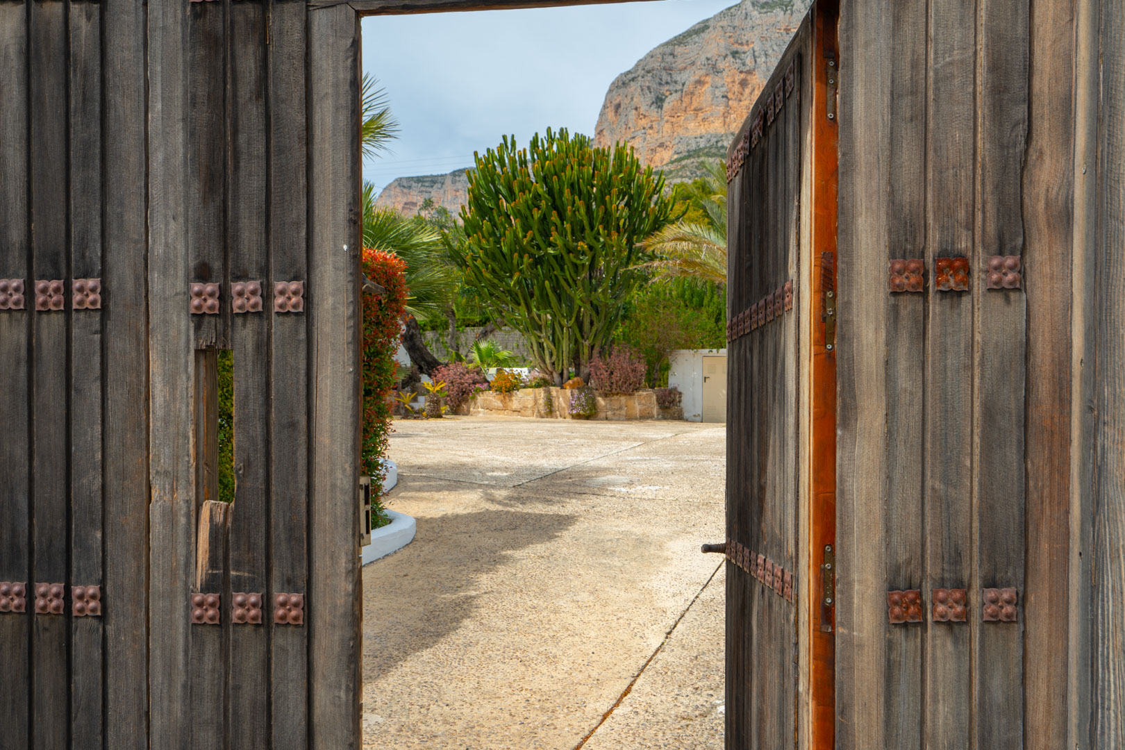 OFFC3XY4639JAV Villa with guesthouse for sale on the Montgó, Jávea