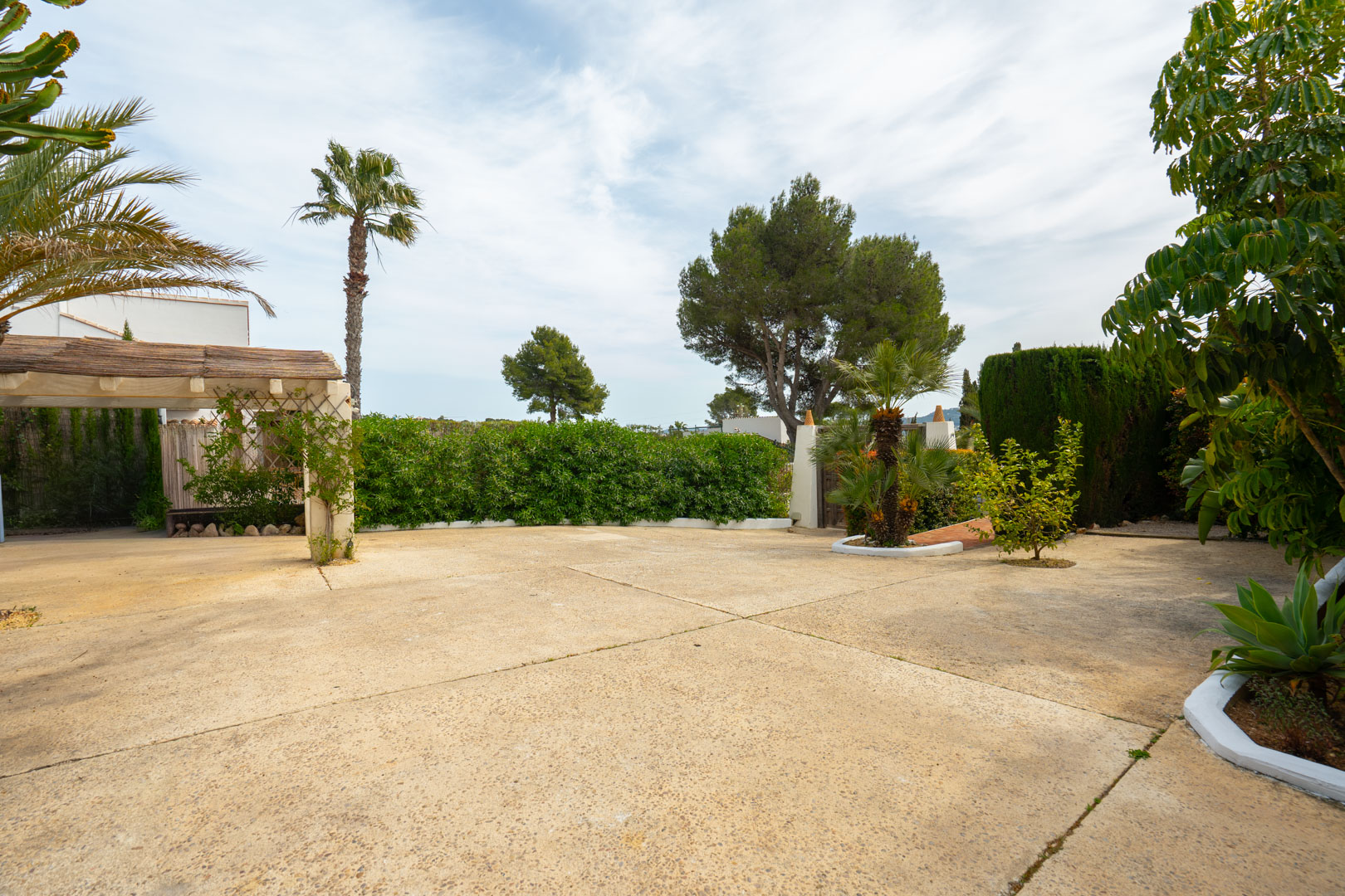 OFFC3XY4639JAV Villa with guesthouse for sale on the Montgó, Jávea