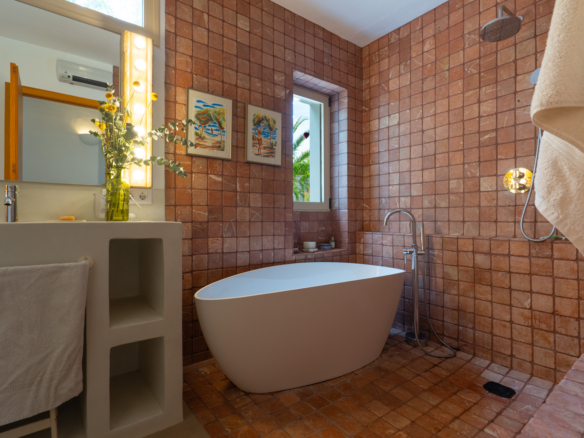OFFC3XY4639JAV Villa with guesthouse for sale on the Montgó, Jávea