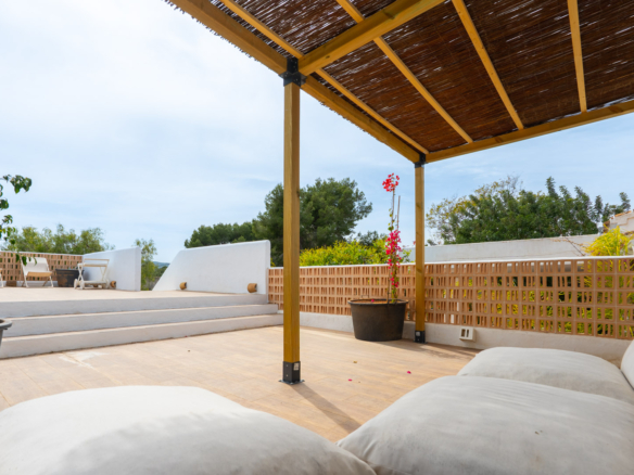 OFFC3XY4639JAV Villa with guesthouse for sale on the Montgó, Jávea