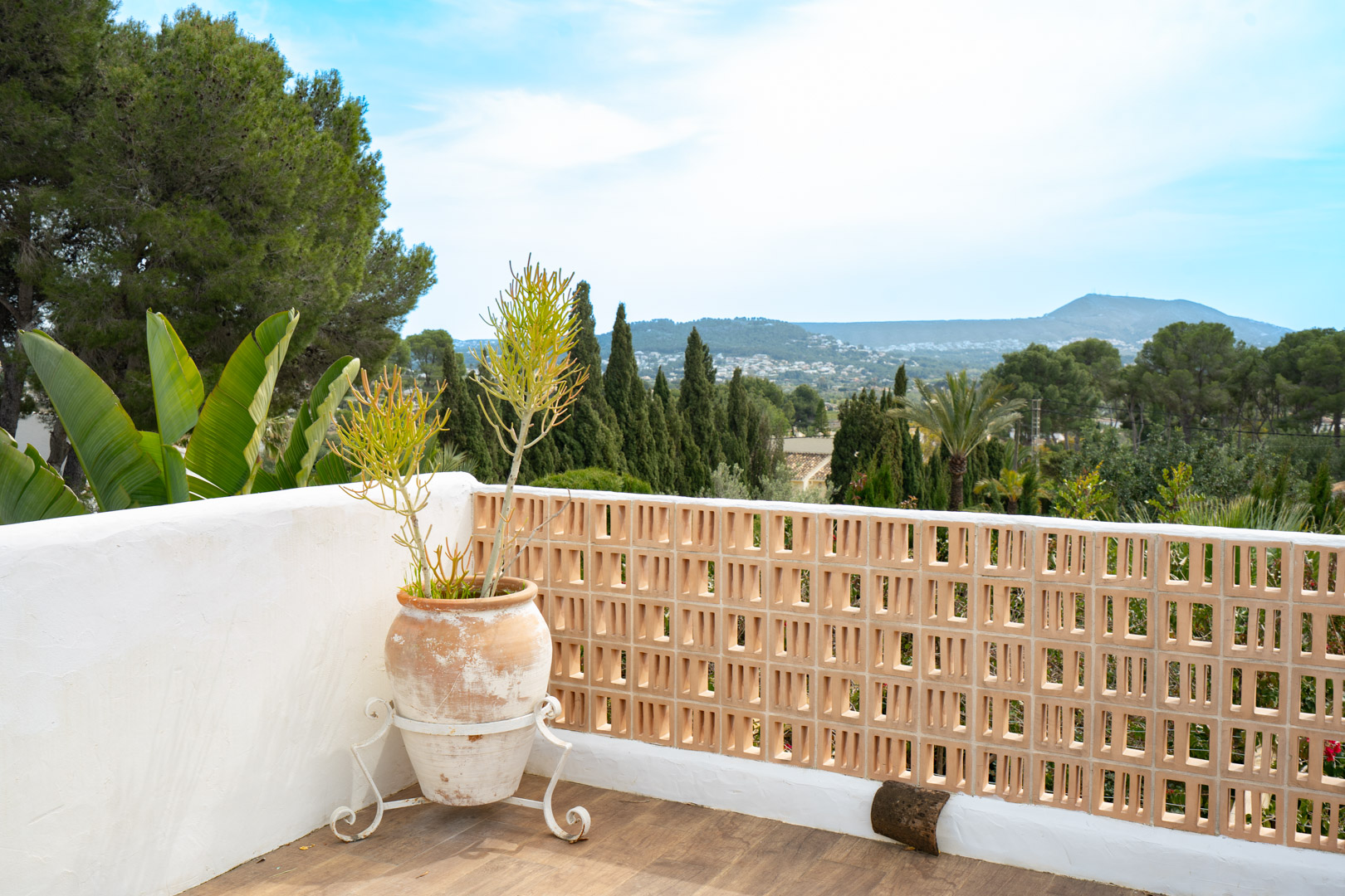 OFFC3XY4639JAV Villa with guesthouse for sale on the Montgó, Jávea