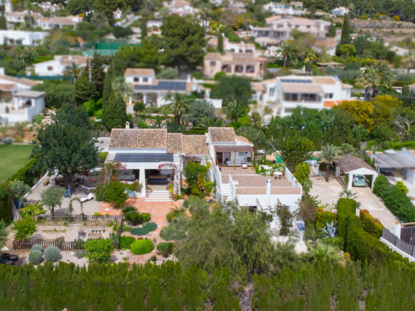 OFFC3XY4639JAV Villa with guesthouse for sale on the Montgó, Jávea