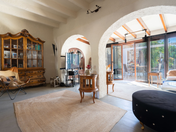 C3XY4641JAV Rustic villa with separate apartment for sale in Jávea