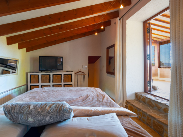 C3XY4641JAV Rustic villa with separate apartment for sale in Jávea
