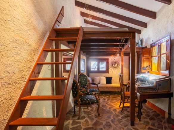 C3XY4641JAV Rustic villa with separate apartment for sale in Jávea