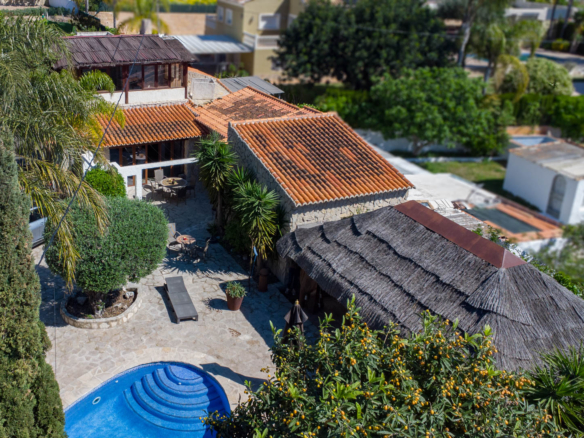 C3XY4641JAV Rustic villa with separate apartment for sale in Jávea