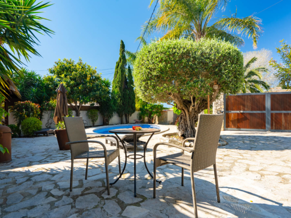 C3XY4641JAV Rustic villa with separate apartment for sale in Jávea