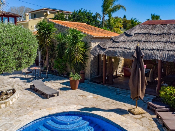 C3XY4641JAV Rustic villa with separate apartment for sale in Jávea
