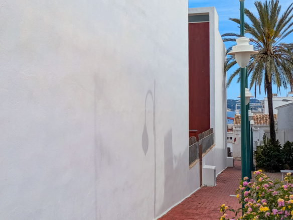 4642JAV Ground Floor Apartment a Step from the Sea and Jávea Port with Rental Licence for Sale
