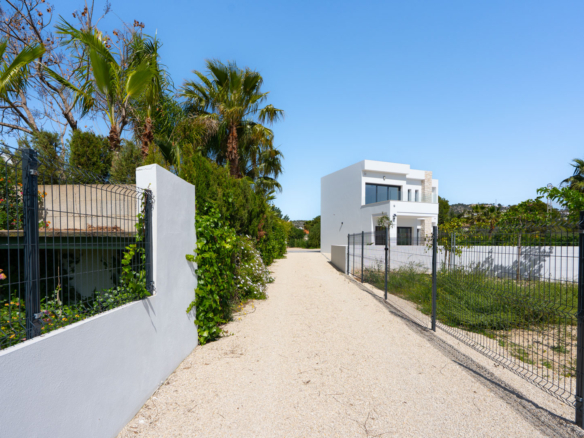 4644BEN New-build villa with sea view on a flat plot of 1715 m2 for sale in La Fustera, Benissa